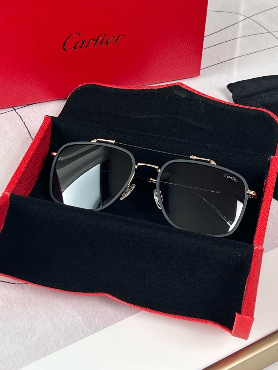까르띠에(Cartier)아이웨어 산토스 드 선글라스  (국내배송)