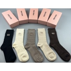 미우미우 웨이브패턴 로고 5색양말 국내배송