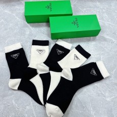 프라다 투톤 베이직 로고 5색양말 국내배송