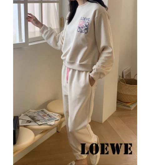로에베 배색자수기모맨투맨세트 국내배송