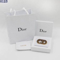 디올 CD 로고 골드 브로치 국내배송