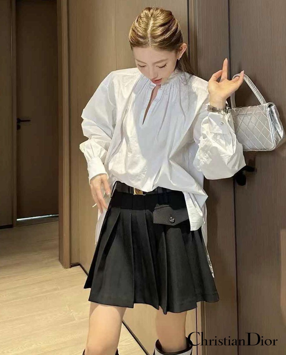 디올수입 롱 블라우스 입고 국내배송