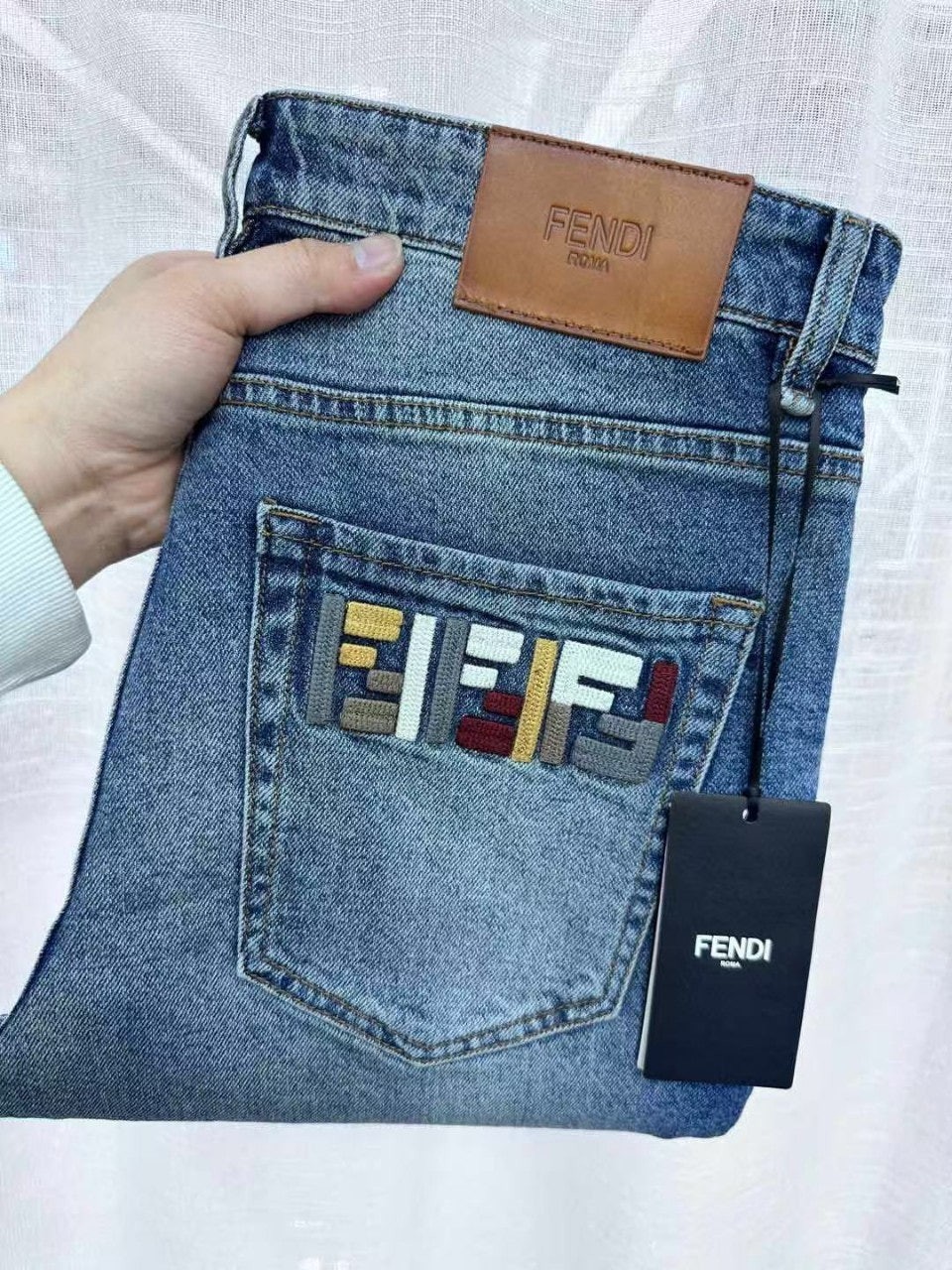 펜디 포켓 자수로고 데님진 국내배송