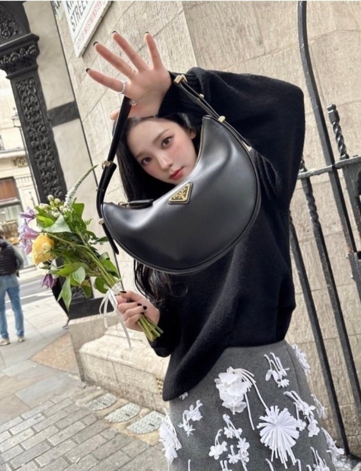 프라다 아르케 (에스파 카리나백) 국내배송