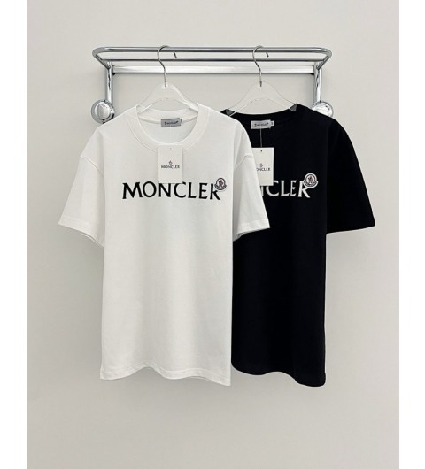 몽클레어 이니셜 로고 패치 티셔츠 국내배송