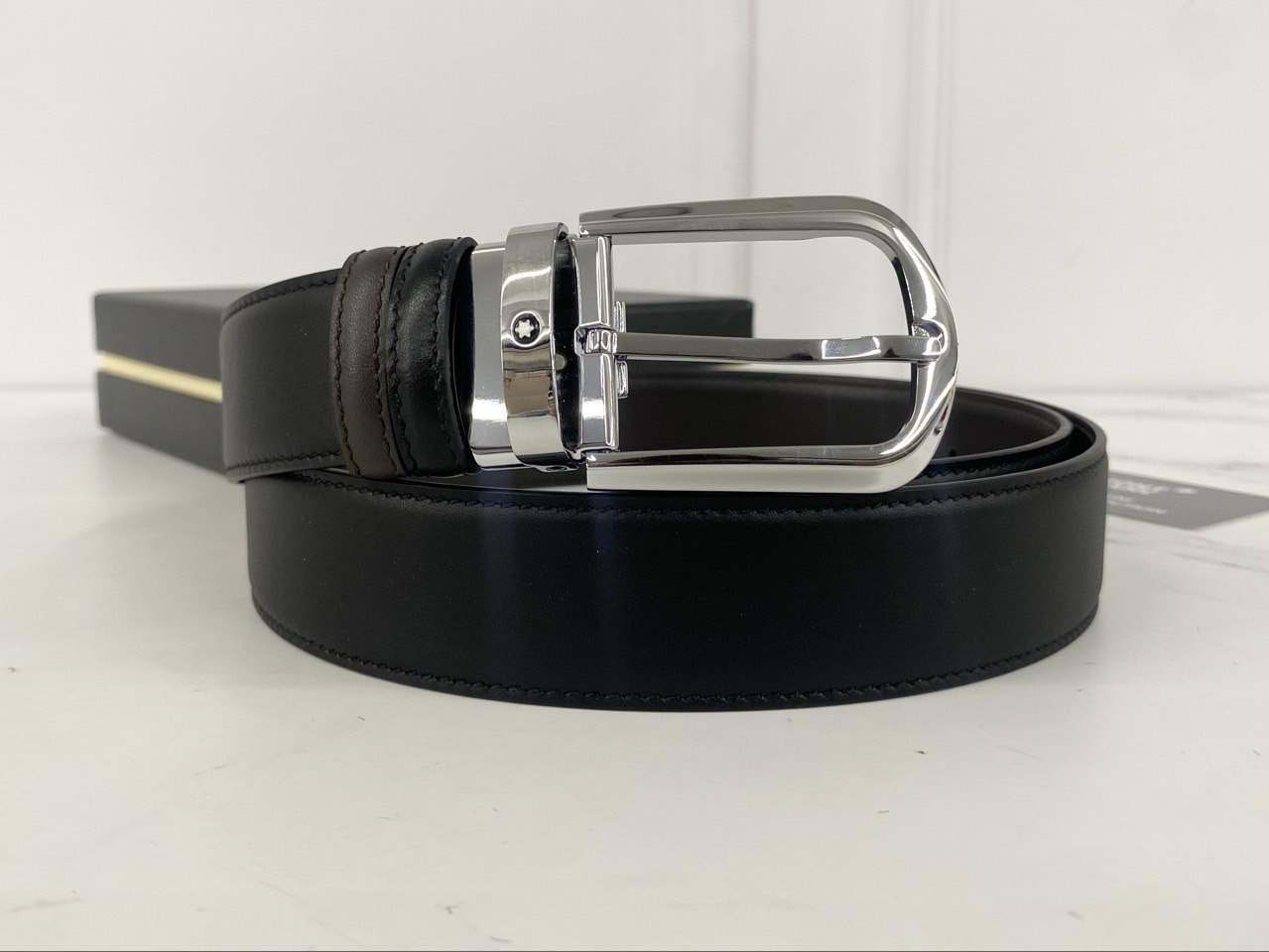 몽블랑 홀스슈 버클 30mm 리버시블 레더 벨트 블랙 브라운 국내배송