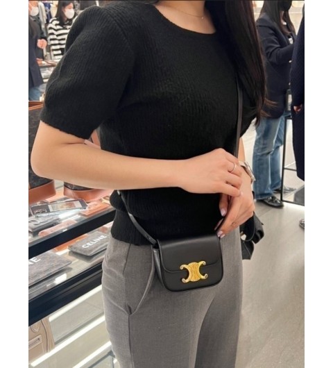 셀린느 미니 트리옹프 블랙 국내배송